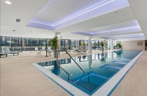 Phillip Apartment | Elegant Retreat with Pool, Gym & Cinema in ACT