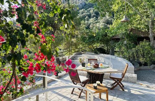 Melissopetra Apartment | Elia Junior Suite In Epidavros with Shared Pool