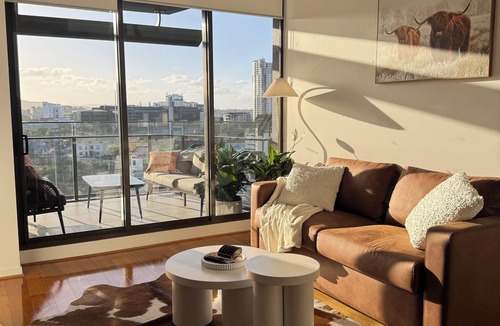 Newstead Apartment | Elite Stay- at THE DEAN’s PLACE W/City & Sunset View Free private parking, Pool