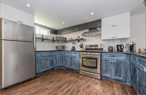 Elora Apartment | Elora Gingerbread House Airbnb