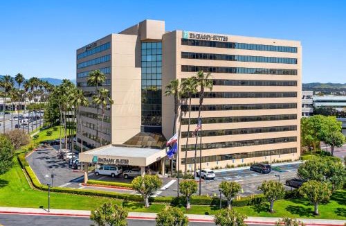 Irvine Business Complex Hotel | Embassy Suites by Hilton Irvine Orange County Airport