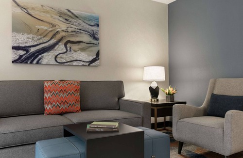 Downey Hotel | Embassy Suites by Hilton Los Angeles Downey