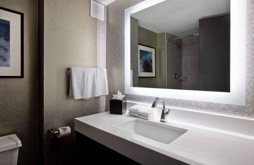 East Syracuse Hotel | Embassy Suites Syracuse