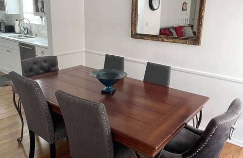 North Hollywood House | Enjoy LA indoor/outdoor living with this modern sun soaked 3BR/2BTH home