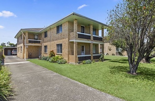 Urunga Apartment | Enjoy the very best of the coastal lifestyle in this ground-floor, two-bedroom apartment