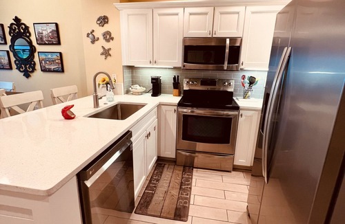 Gulf Shores Condo | Enjoy this Beachfront Condo with Amazing Views!