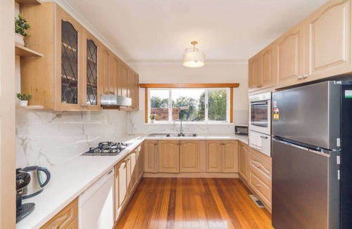 Glen Waverley House | Entire 3BedRoom The Glen Retreat