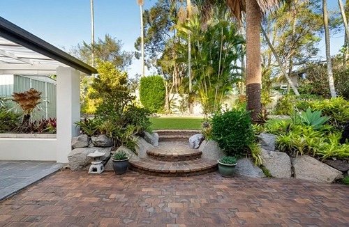 Springwood House | Entire 4-Bedroom Home — Convenient Access to Brisbane and the Gold Coast