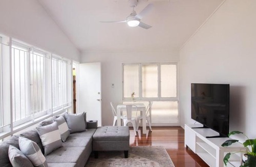 Highgate Hill Apartment | Entire New renovated 2bedrm unit next to southbank