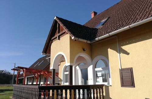 Csode Apartment | Erdőgyöngye Vendégház CSÖDE