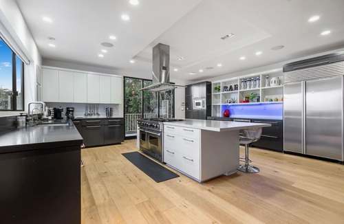 Hollywood Hills West Villa | "Escape to the Hollywood Hills: Luxurious Retreat with Stunning Panoramic Views”