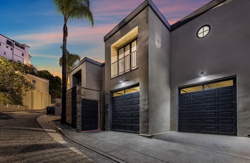 Hollywood Hills West Villa | "Escape to the Hollywood Hills: Luxurious Retreat with Stunning Panoramic Views”