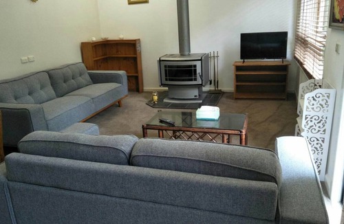 Monbulk Apartment | Escape to the picturesque hills but still close to amenities set on over 7 acres