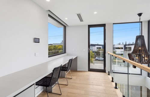 Torquay House | Esplanade Ultimate Luxury Pool & Ocean Views