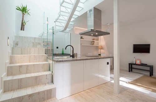 Pedregalejo Apartment | Estropada 1, detached apartment in Pedregalejo, Malaga, with sea views
