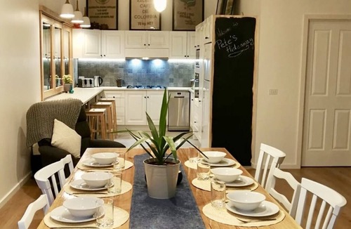 Bonnie Doon House | Exclusive Lake Frontage at Pete's Hideaway Bonnie Doon Beach House @ Lake Eildon