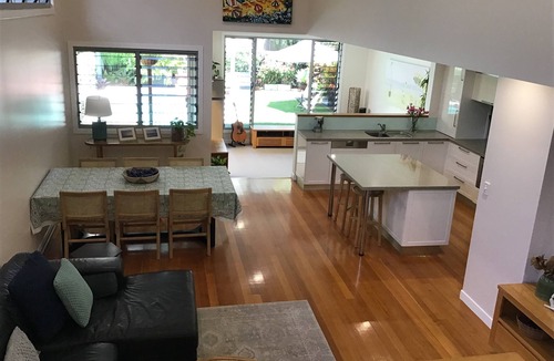 Manly House | Exclusive Seaside House + Pool