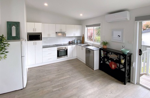 Belmont South Cottage | Explore Lake Macquarie and Newcastle!
