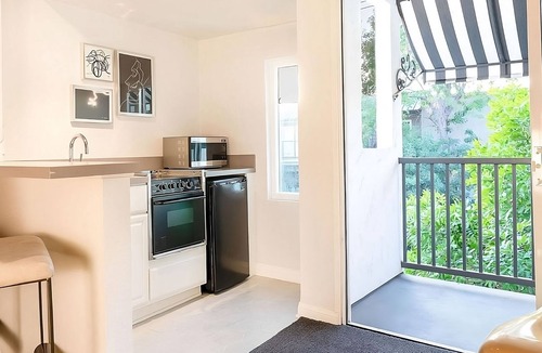 Norma Triangle Apartment | Exquisite Unit, Near Petersen Automotive Museum, Pet-Friendly, Rooftop Pool
