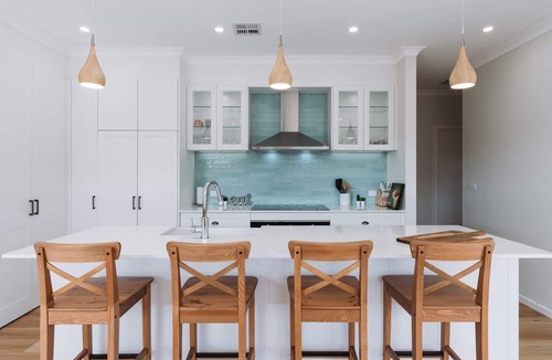 Narrabundah House | Exquisitely Spacious 3-Bed Home