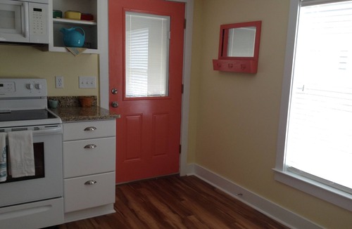Biloxi Cottage | Fall Special Rates for Downtown Beach Cottage in Ocean Springs!
