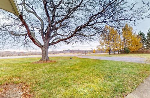 Canandaigua House | Falling Leaf Hideaway
