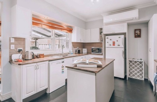 Bendigo House | Family Cottage – getaway to a relaxed, central stay in Bendigo