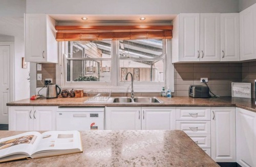Bendigo House | Family Cottage – getaway to a relaxed, central stay in Bendigo