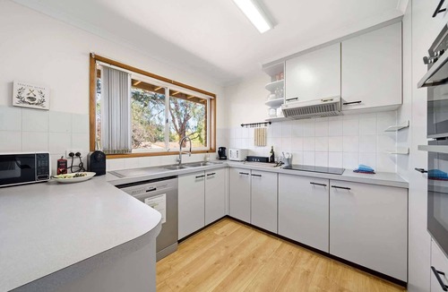 Belconnen House | Family Friendly 3-Bed Home with Outdoor Area