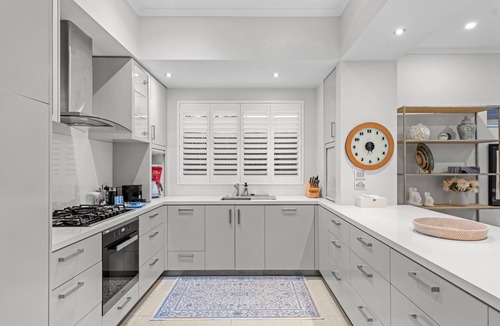 Hamilton House | Family-Friendly 3BR with Pool Near Brisbane