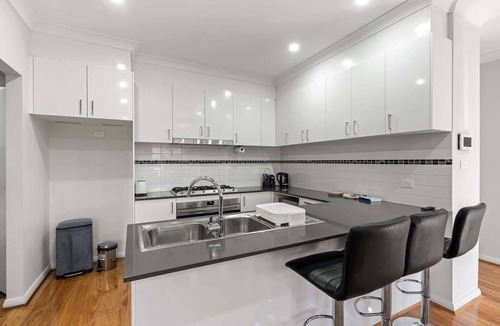 Holt House | Family-Friendly 4-Bed Home with Courtyard