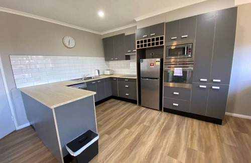 Holder Apartment | Family friendly 4BR Apartment near Mt. Stromlo