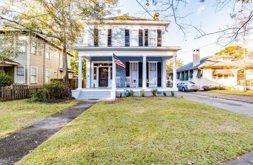 Hannon Park House | Fancy&Foosball! Central Location-Historic Grandeur