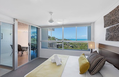 Airlie Beach Apartment | FANTABULOUS VIEWS Azure Sea 2 Bedroom Apartment