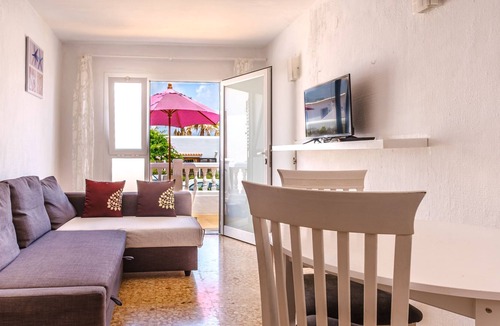 Es Canar Apartment | Fantastic Apartment by the Sea with Air Conditioning, Wi-Fi, Pool & Terrace
