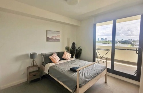 Wentworth Point Apartment | Fantastic Waterview 1 bedroom apt for 4 sleeps