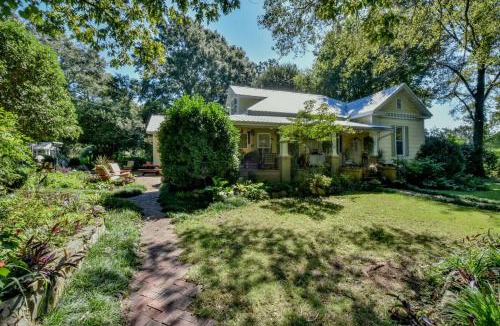 Tuscaloosa House | Firefly Garden