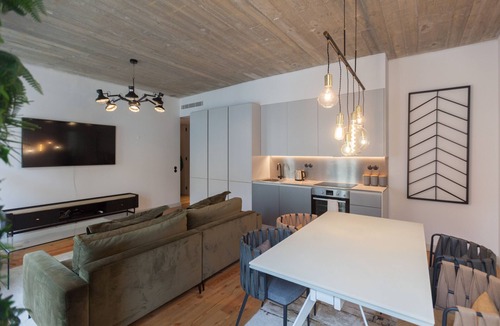 Penha de Franca Apartment | FLH Intendente Urban Flat