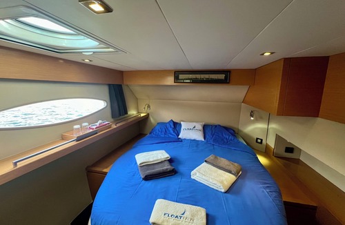 Geneva City Centre Boat Rental | Floatinn