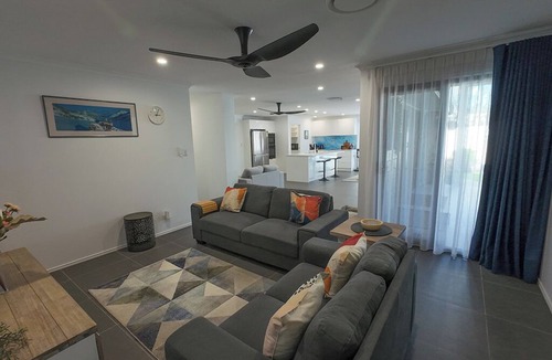 Forest Lake House | Forest Lake Garden Retreat – A Relaxing Retreat for You (and Your Pet)