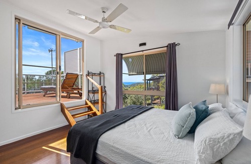 Point Lookout House | Four Bedroom, Three Bathroom Beautiful Beach House