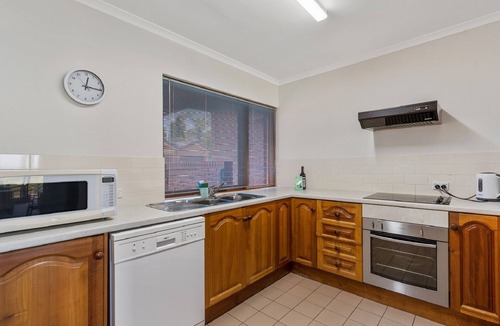 Encounter Bay Apartment | Franklin Beachfront Apartment: Superb View, Ground Floor, WiFi, 3BR | Ideal for 28+ Night Extended Stays