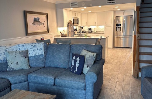Orange Beach House | Free parking. No cleaning fee.book now sept and oct only