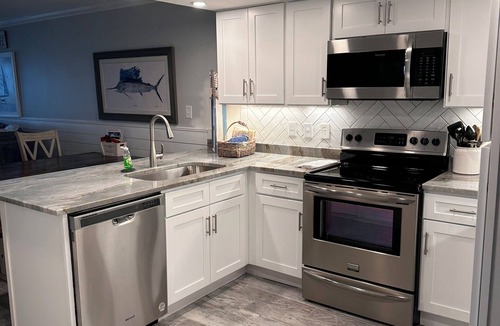 Orange Beach House | Free parking. No cleaning fee.book now sept and oct only