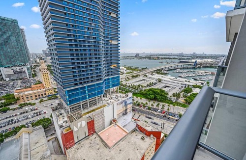 Downtown Miami Apartment | Full Access to Amenities with private unit