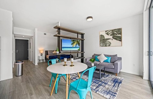 Downtown Miami Apartment | Full Access to Amenities with private unit