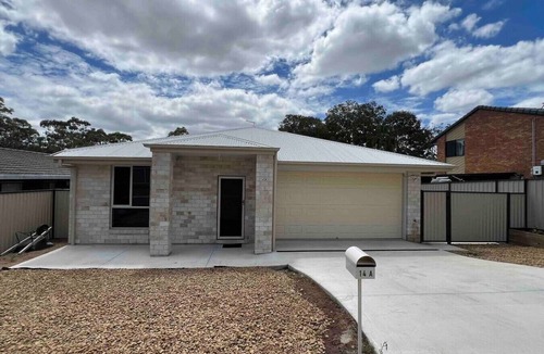 Hillcrest House | Fully A/C Modern 4BRH | Ensuite, 2 Bathrooms & Garage UP TO 14 GUEST