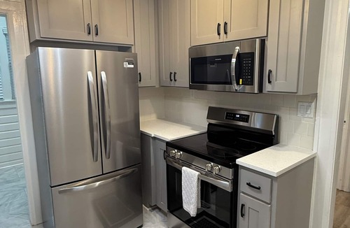 Montgomery House | Fully renovated Charming 2-bedroom with full kitchenin amazing at1423 Madison av