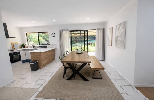 Hillcrest House | Furnished 3BR House | Huge Backyard | Weekly Stay Available