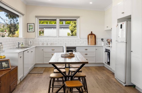 Bonnie Doon Cottage | Gafia: 3 BR, 3 BA Cottage in Bonnie Doon, Sleeps 10